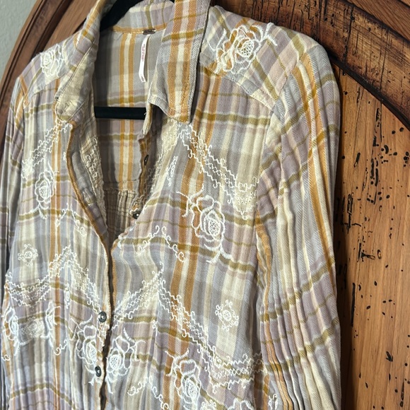 Free People Magical Plaid Button Top Blouse Shirt Yellow Floral Embroidered - Picture 8 of 12